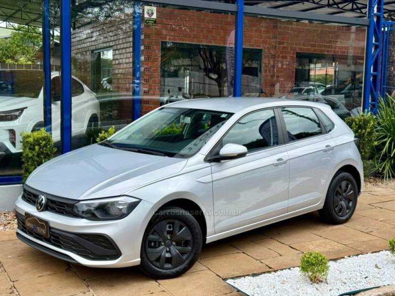 VOLKSWAGEN - POLO - 2024/2025 - Prata - R$ 76.900,00