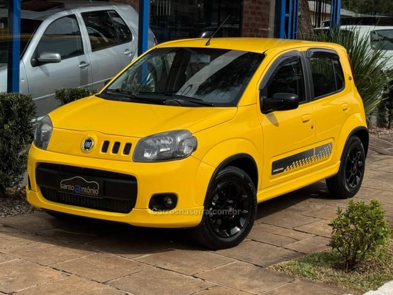 FIAT - UNO - 2014/2014 - Amarela - R$ 43.900,00
