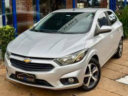 CHEVROLET - ONIX - 2017/2018 - Prata - R$ 65.900,00
