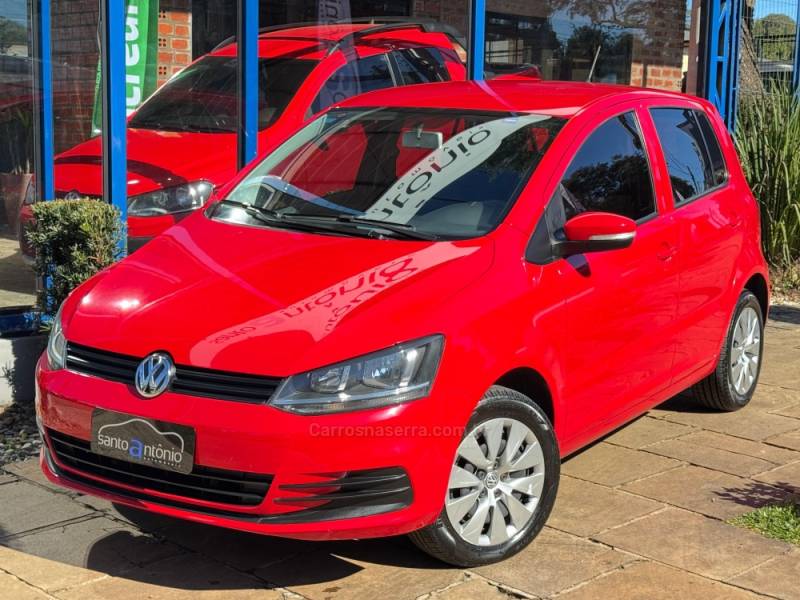 VOLKSWAGEN - FOX - 2015/2015 - Vermelha - R$ 45.900,00