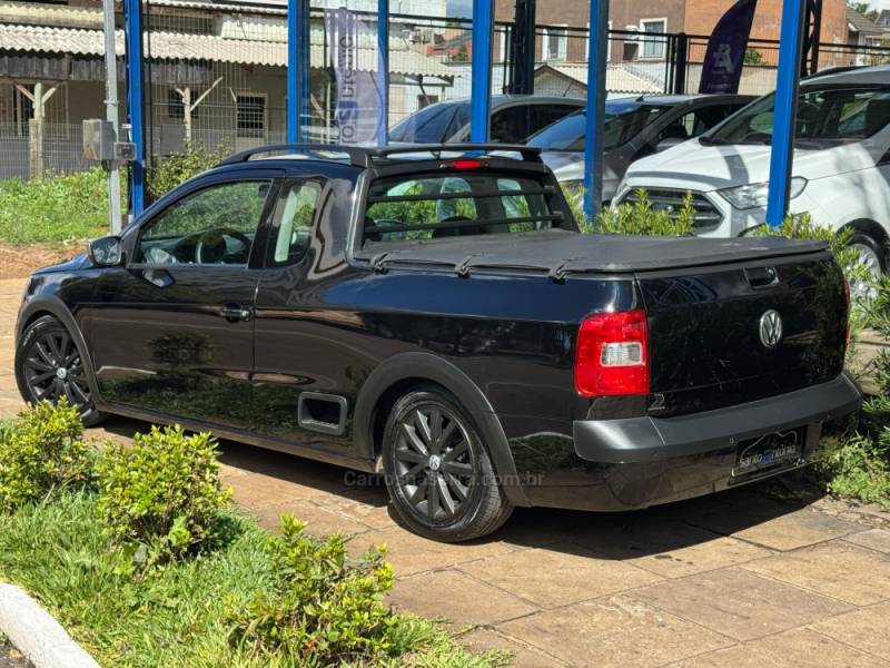 VOLKSWAGEN - SAVEIRO - 2015/2015 - Preta - Sob Consulta