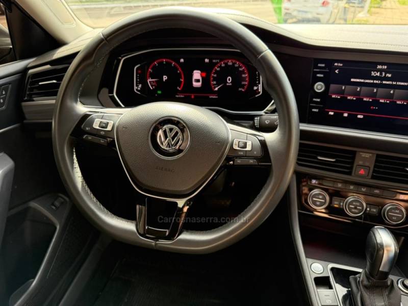 VOLKSWAGEN - JETTA - 2019/2020 - Cinza - R$ 115.900,00