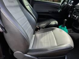 VOLKSWAGEN - SAVEIRO - 2015/2016 - Vermelha - R$ 74.900,00