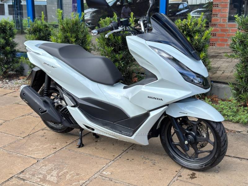 HONDA - PCX - 2023/2023 - Branca - R$ 22.900,00