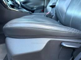 FORD - FOCUS - 2015/2016 - Preta - R$ 64.900,00