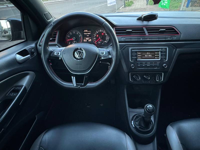 VOLKSWAGEN - SAVEIRO - 2018/2018 - Preta - R$ 74.900,00