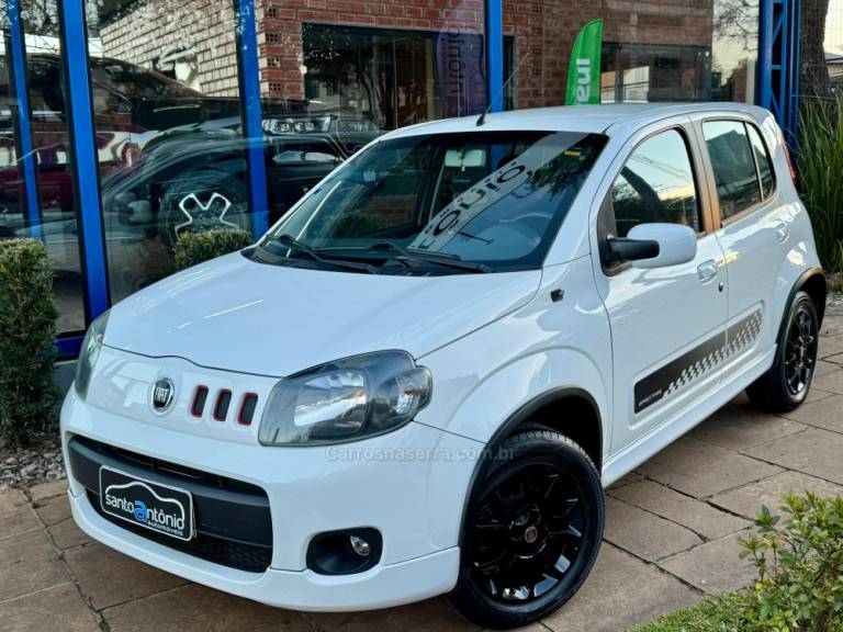 FIAT - UNO - 2012/2013 - Branca - R$ 42.900,00