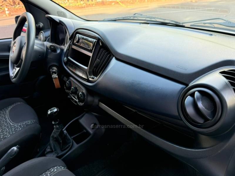 FIAT - UNO - 2021/2021 - Branca - R$ 46.900,00