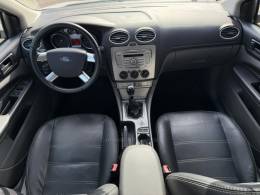 FORD - FOCUS - 2011/2011 - Branca - R$ 43.900,00