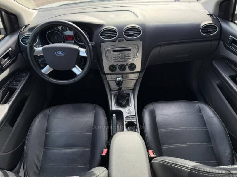 FORD - FOCUS - 2011/2011 - Branca - R$ 43.900,00