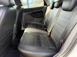 FORD - FOCUS - 2011/2011 - Branca - R$ 43.900,00