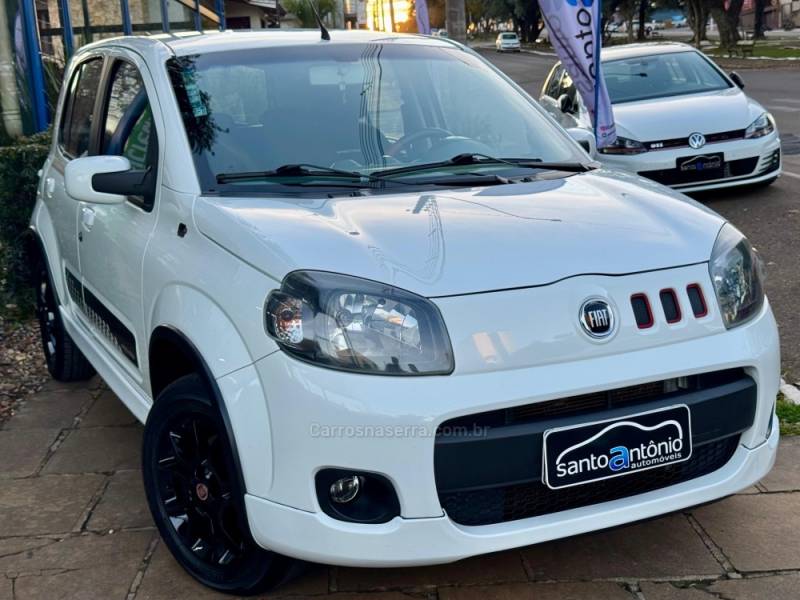 FIAT - UNO - 2012/2013 - Branca - R$ 42.900,00