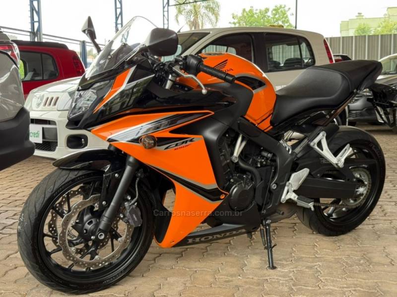HONDA - CBR 650F - 2018/2019 - Laranja - R$ 47.900,00