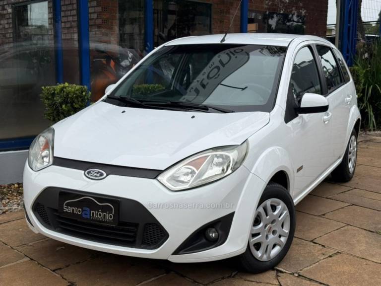 FORD - FIESTA - 2012/2013 - Branca - R$ 34.900,00