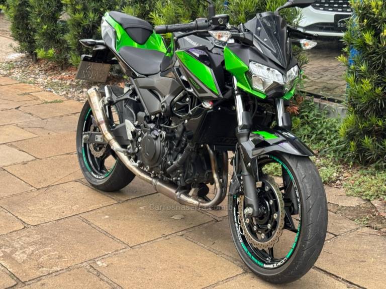 KAWASAKI - Z400 - 2022/2022 - Verde - R$ 31.900,00