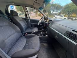 FIAT - PALIO - 2006/2007 - Prata - R$ 29.900,00