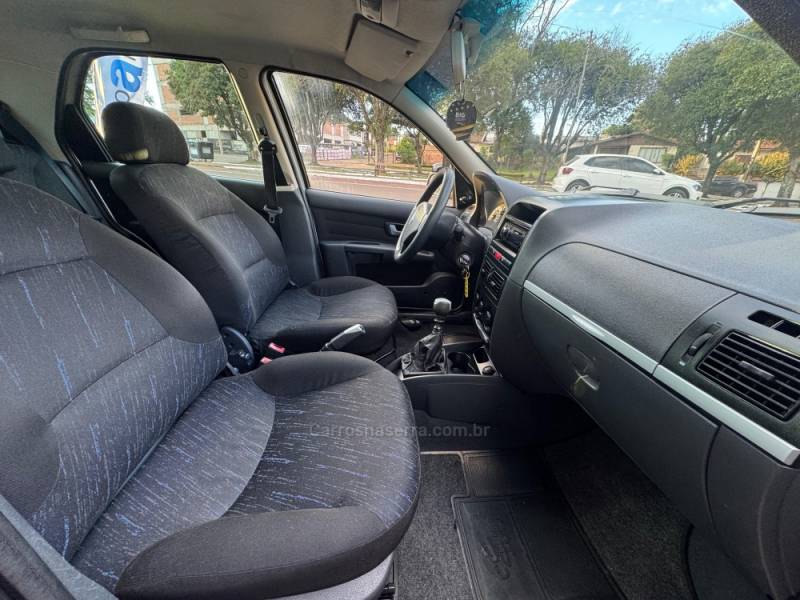 FIAT - PALIO - 2006/2007 - Prata - R$ 29.900,00
