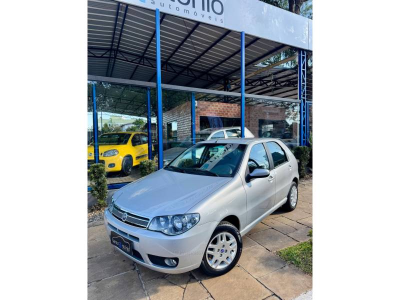 FIAT - PALIO - 2006/2007 - Prata - R$ 29.900,00