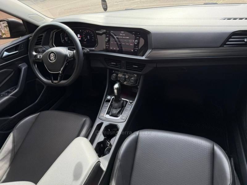 VOLKSWAGEN - JETTA - 2019/2020 - Cinza - R$ 115.900,00