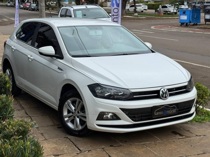 VOLKSWAGEN - POLO - 2018/2018 - Branca - R$ 73.900,00