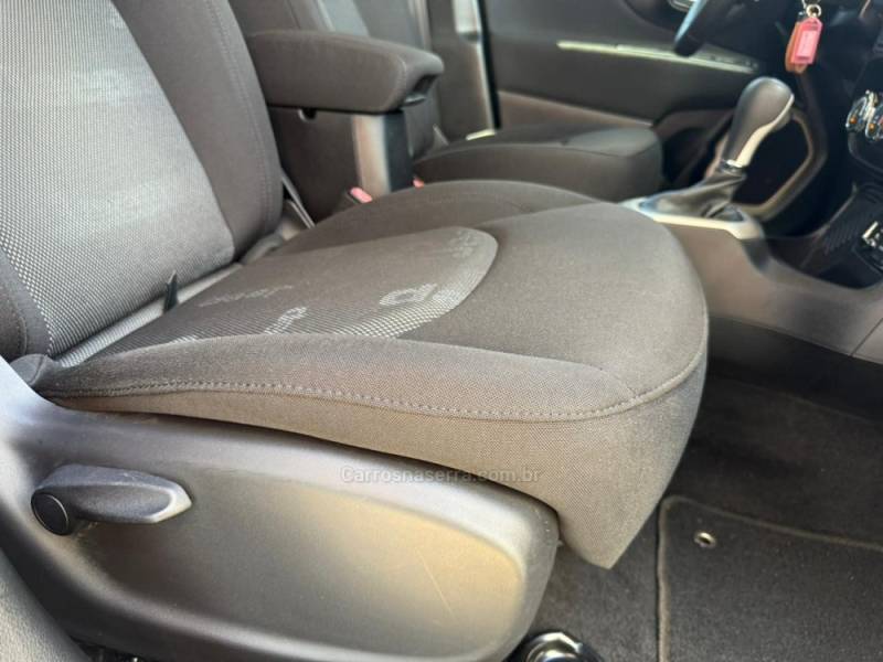 JEEP - RENEGADE - 2017/2017 - Prata - Sob Consulta