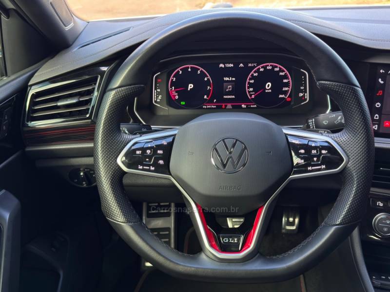 VOLKSWAGEN - JETTA - 2024/2024 - Branca - R$ 225.900,00