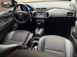 CHEVROLET - ONIX - 2017/2018 - Prata - R$ 65.900,00