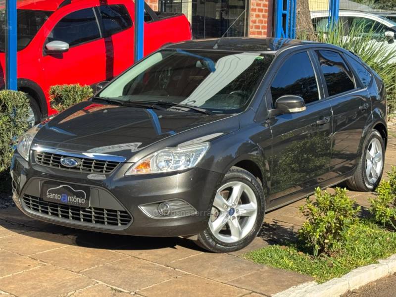 FORD - FOCUS - 2013/2013 - Cinza - R$ 45.900,00