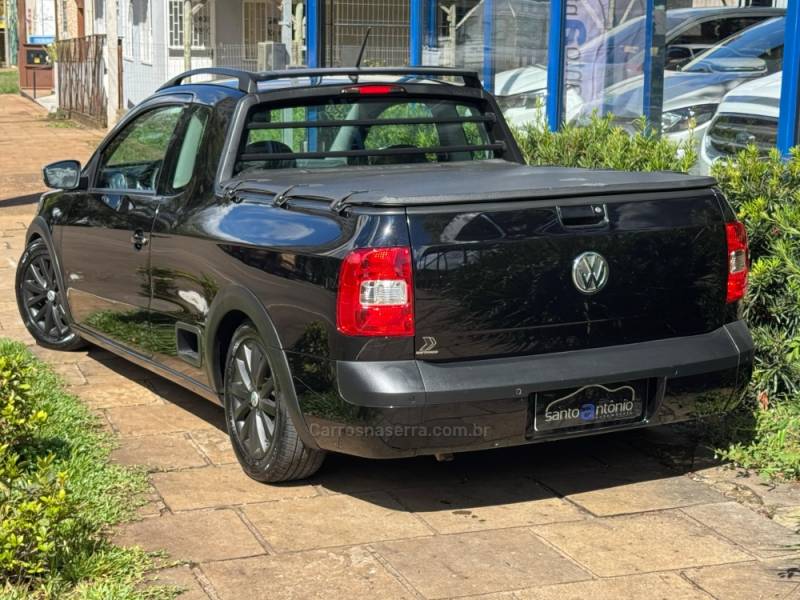 VOLKSWAGEN - SAVEIRO - 2015/2015 - Preta - Sob Consulta