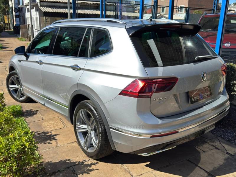 VOLKSWAGEN - TIGUAN - 2018/2019 - Prata - R$ 149.900,00