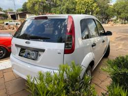 FORD - FIESTA - 2011/2012 - Branca - R$ 31.900,00