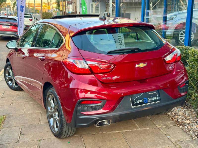 CHEVROLET - CRUZE - 2017/2017 - Vermelha - R$ 92.900,00