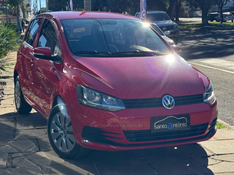 VOLKSWAGEN - FOX - 2015/2015 - Vermelha - R$ 45.900,00