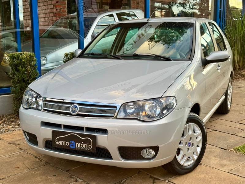FIAT - PALIO - 2006/2007 - Prata - R$ 29.900,00