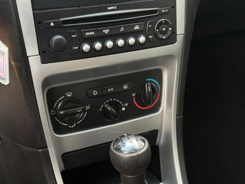 PEUGEOT - 307 - 2009/2010 - Vermelha - R$ 26.900,00