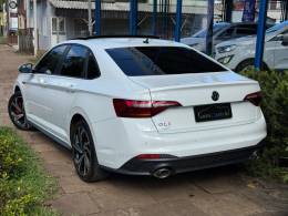 VOLKSWAGEN - JETTA - 2024/2024 - Branca - R$ 225.900,00