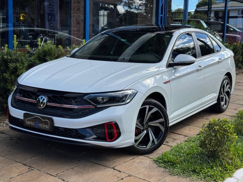 VOLKSWAGEN - JETTA - 2024/2024 - Branca - R$ 225.900,00