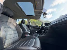 VOLKSWAGEN - GOLF - 2017/2017 - Branca - R$ 94.900,00