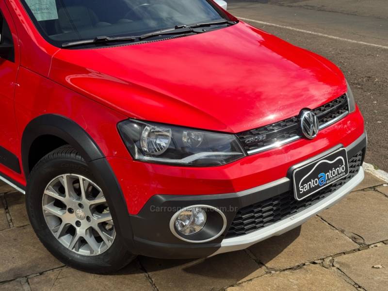 VOLKSWAGEN - SAVEIRO - 2015/2016 - Vermelha - R$ 74.900,00