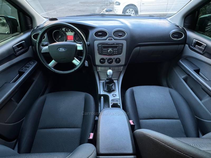 FORD - FOCUS - 2013/2013 - Cinza - R$ 45.900,00
