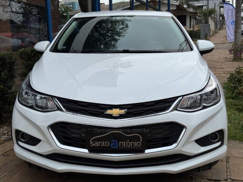 CHEVROLET - CRUZE - 2018/2019 - Branca - R$ 89.900,00
