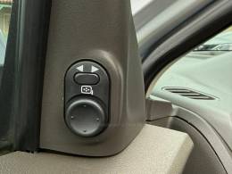 CHEVROLET - COBALT - 2012/2012 - Prata - R$ 38.900,00