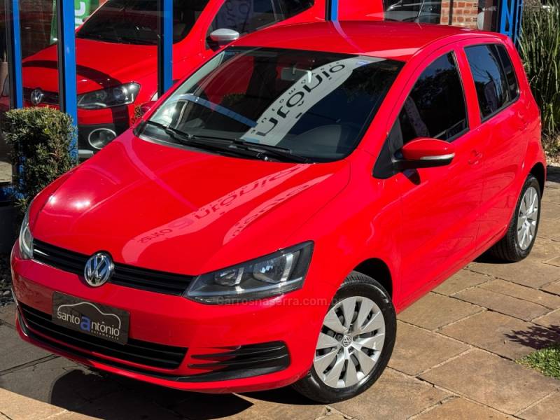 VOLKSWAGEN - FOX - 2015/2015 - Vermelha - R$ 45.900,00