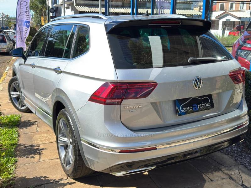 VOLKSWAGEN - TIGUAN - 2018/2019 - Prata - R$ 149.900,00