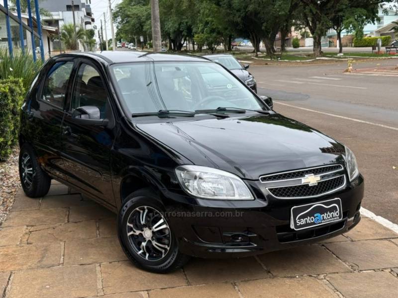 CHEVROLET - CELTA - 2013/2014 - Preta - R$ 34.900,00