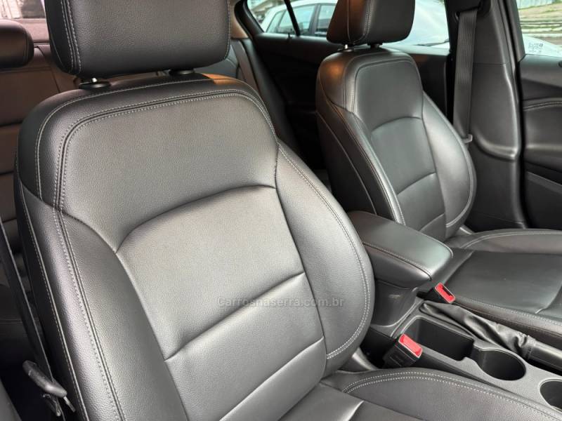 CHEVROLET - CRUZE - 2018/2019 - Branca - R$ 89.900,00