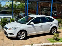 FORD - FOCUS - 2012/2013 - Branca - R$ 46.900,00