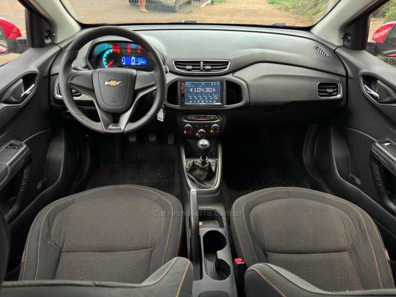 CHEVROLET - ONIX - 2014/2014 - Vermelha - R$ 46.990,00