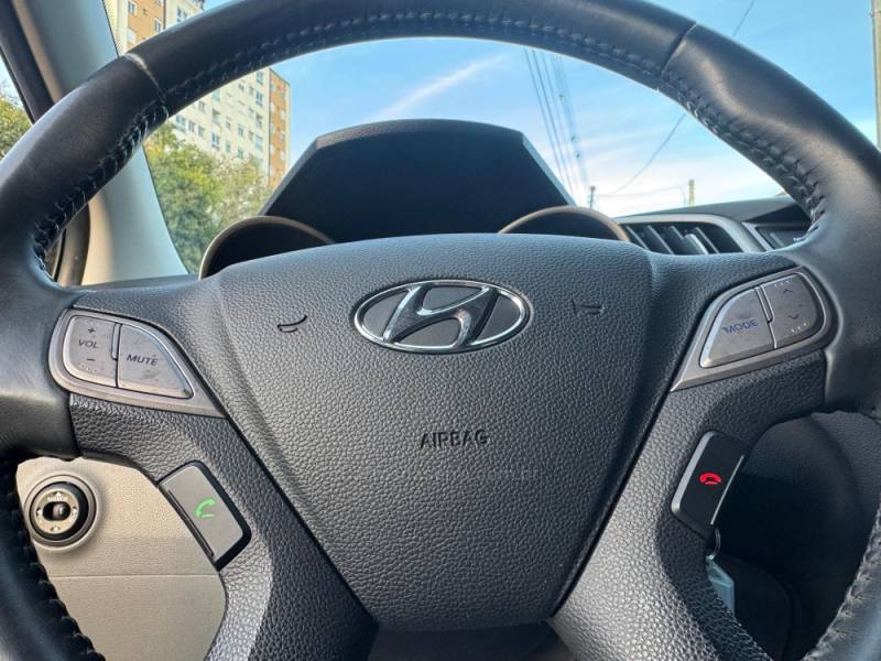 HYUNDAI - HB20 - 2015/2015 - Branca - R$ 57.900,00