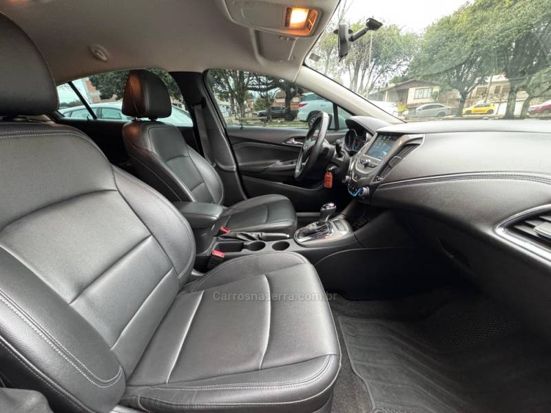 CHEVROLET - CRUZE - 2018/2019 - Branca - R$ 89.900,00